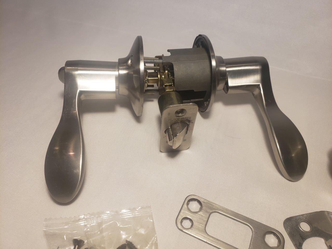 Satin Nickel Single Cylinder Deadbolt with Entry Door Lever Combo Pack with Key - Image 2