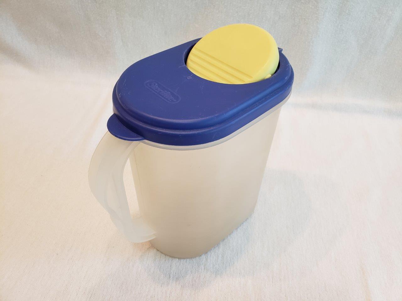 Sterilite Frosted Plastic Pitcher - Image 3