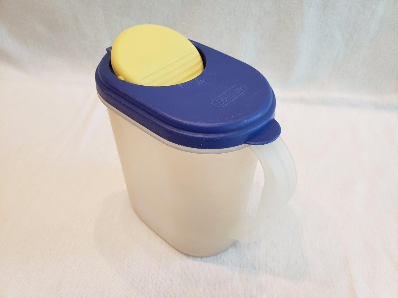 Sterilite Frosted Plastic Pitcher - Image 4