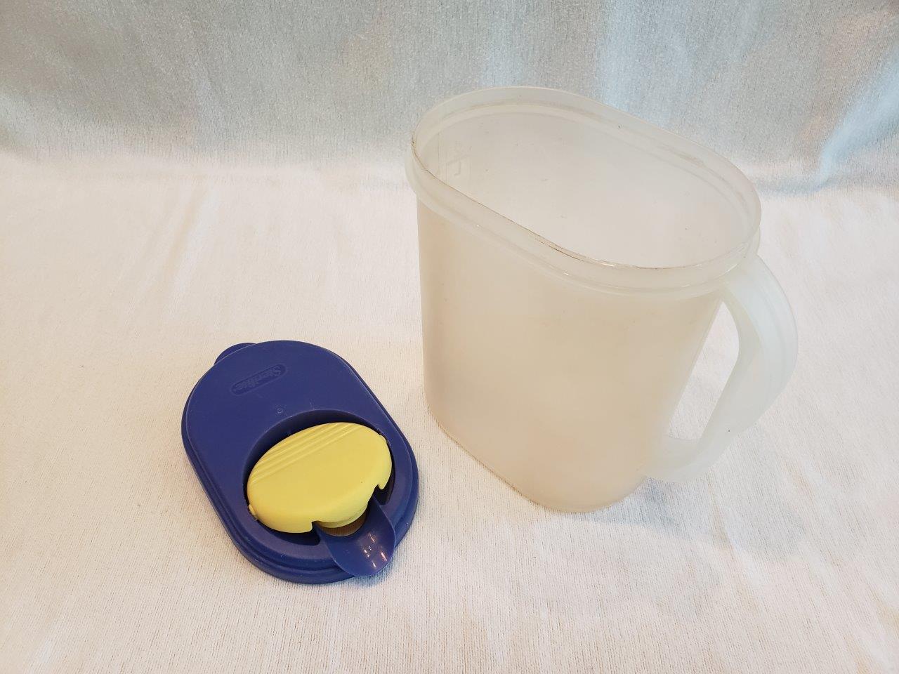 Sterilite Frosted Plastic Pitcher - Image 7