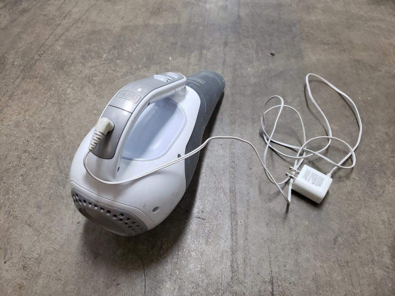 Black + Decker Dustbuster Lithium Hand Vacuum with Charger Adapter Power Supply 15v (S003AQU1500015) - Image 7