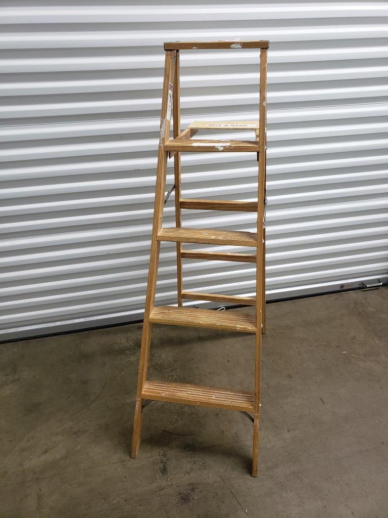 Werner Wooden Ladder 5 Foot Model W335 200 lbs capacity - Image 3