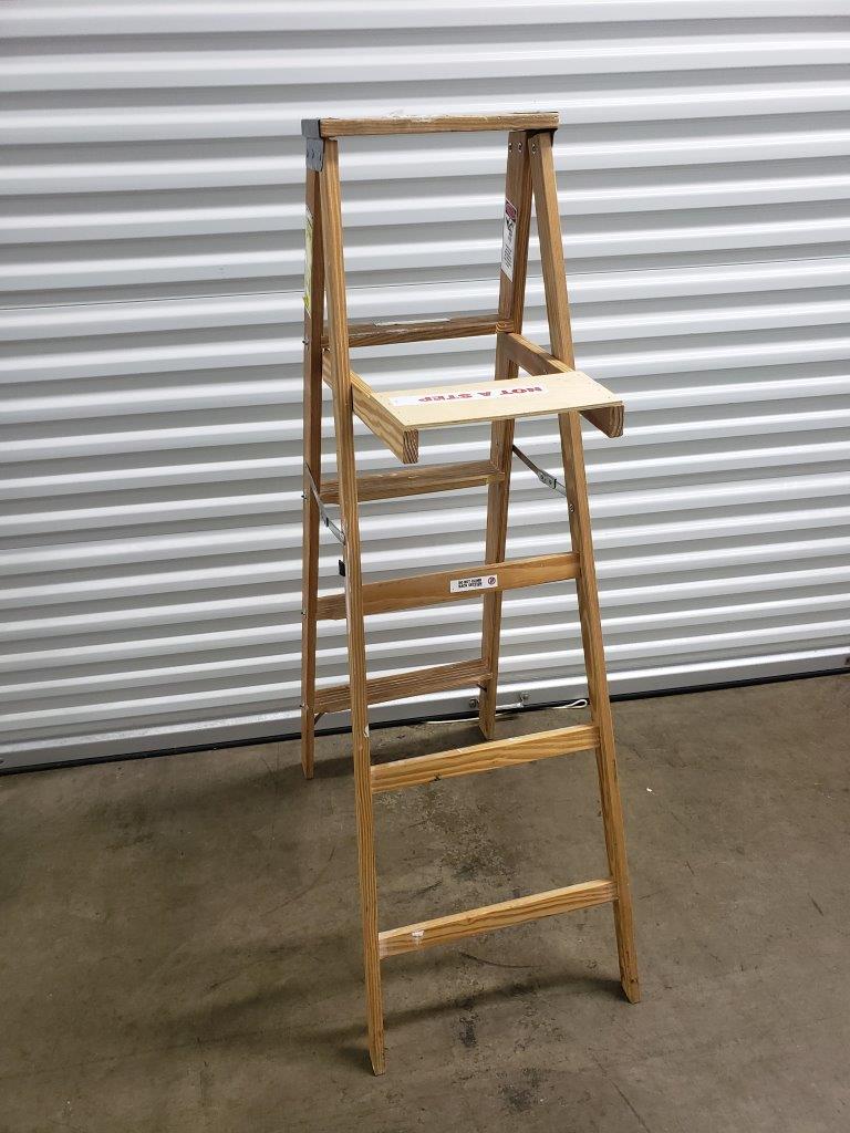 Werner Wooden Ladder 5 Foot Model W335 200 lbs capacity - Image 7
