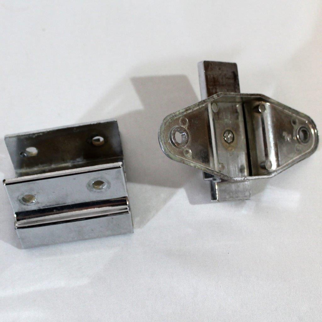 Sentry Supply 656-6950 Door Latch Set, 1-1/4 inch, Pilaster, Zamak, Chrome, Inswing, Square, Kit - Image 8